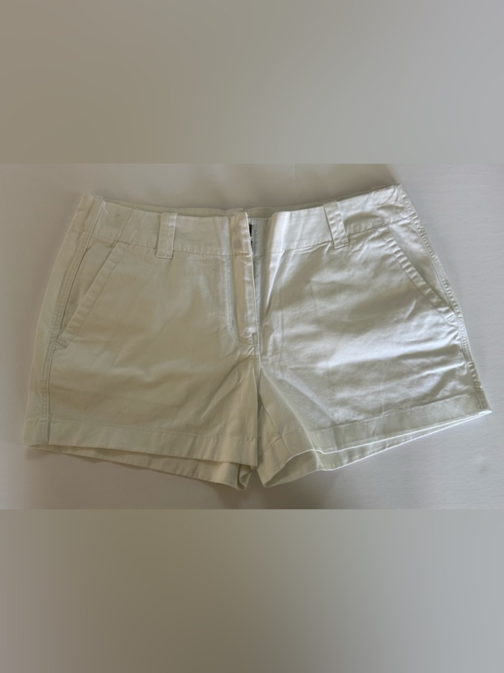 Vineyard Vines White Women's Chino Shorts